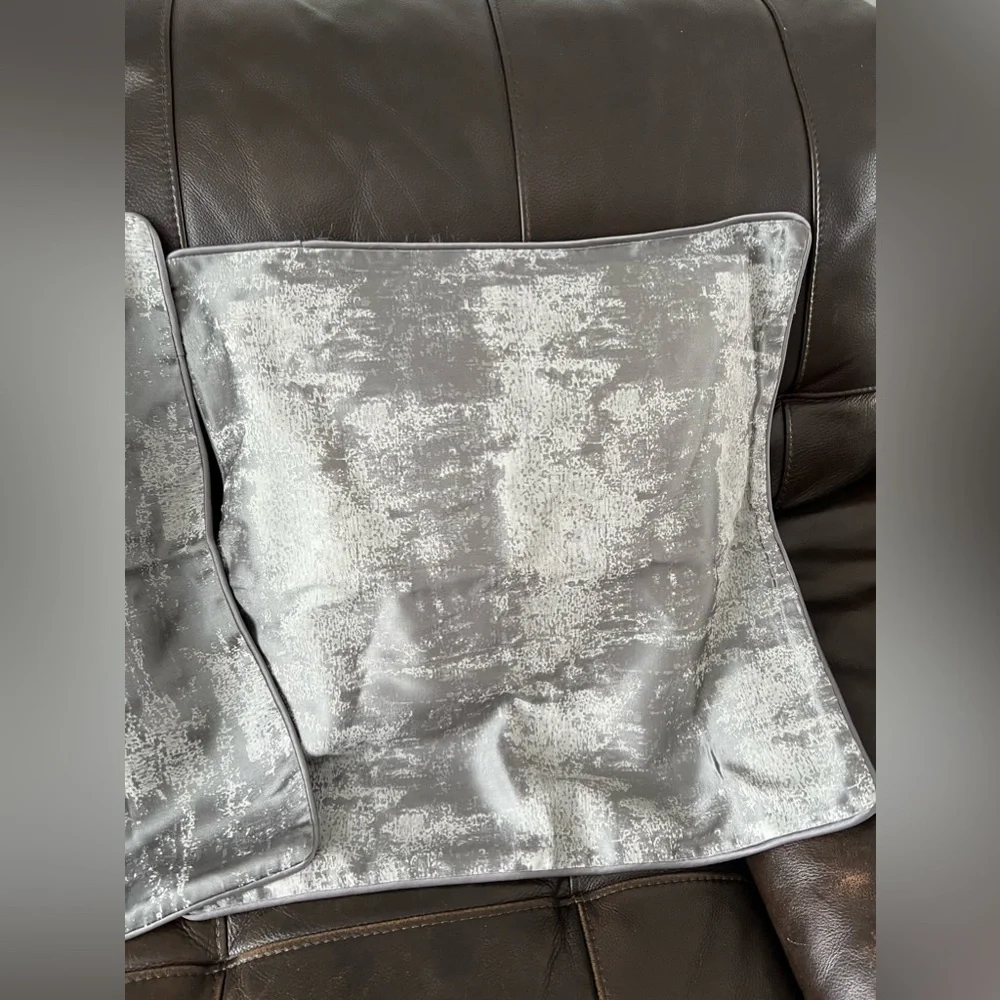 Set of 2. Luxurious 22X22 Jacquard Silver Rain pillow cover Set W.